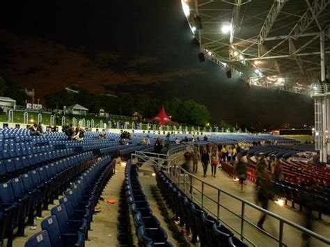 Hotels Near Molson Canadian Amphitheatre in Toronto .